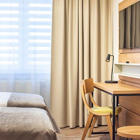 Novy Hotel Zielona Góra Exteriör bild