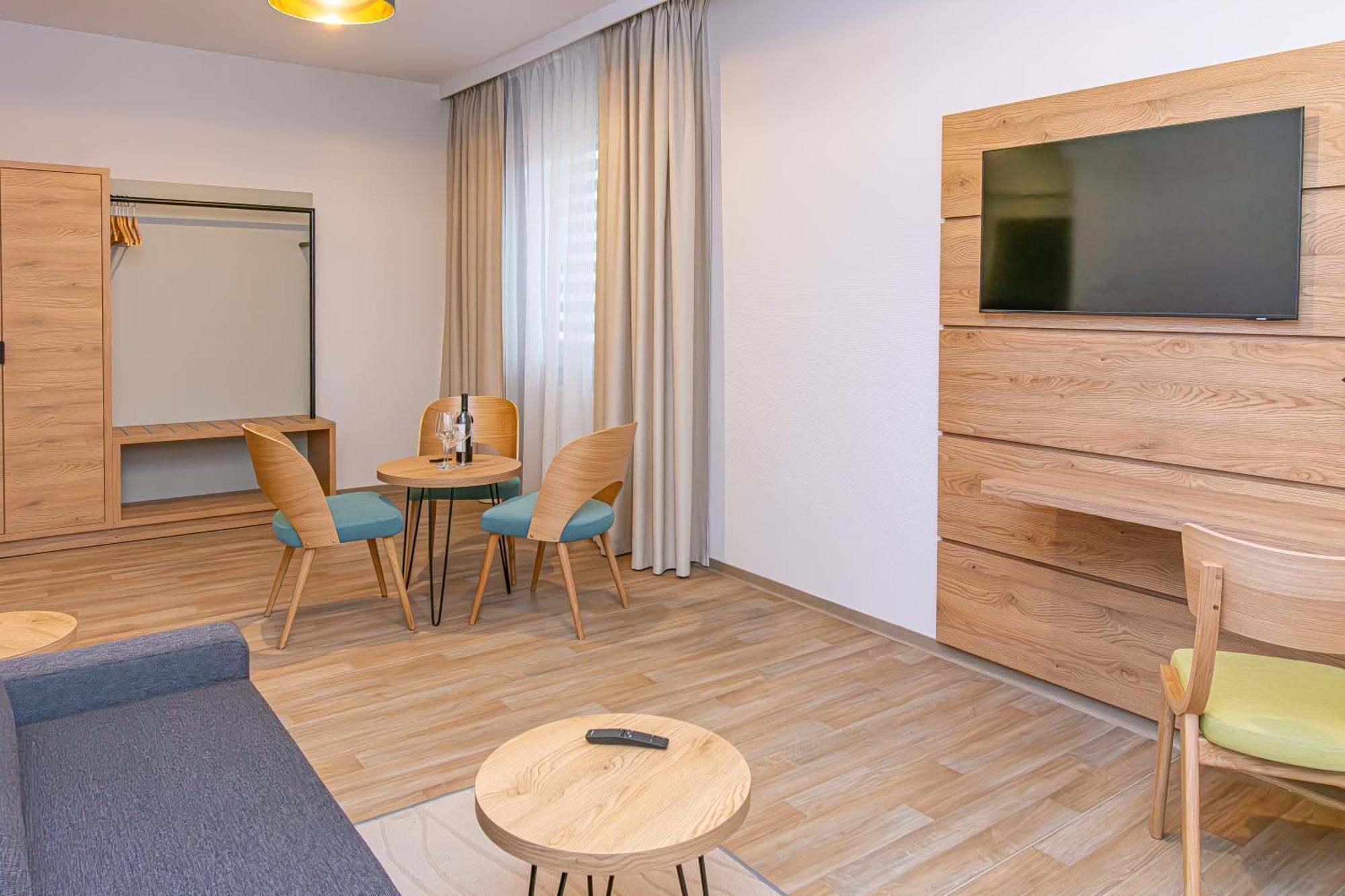 Novy Hotel Zielona Góra Exteriör bild